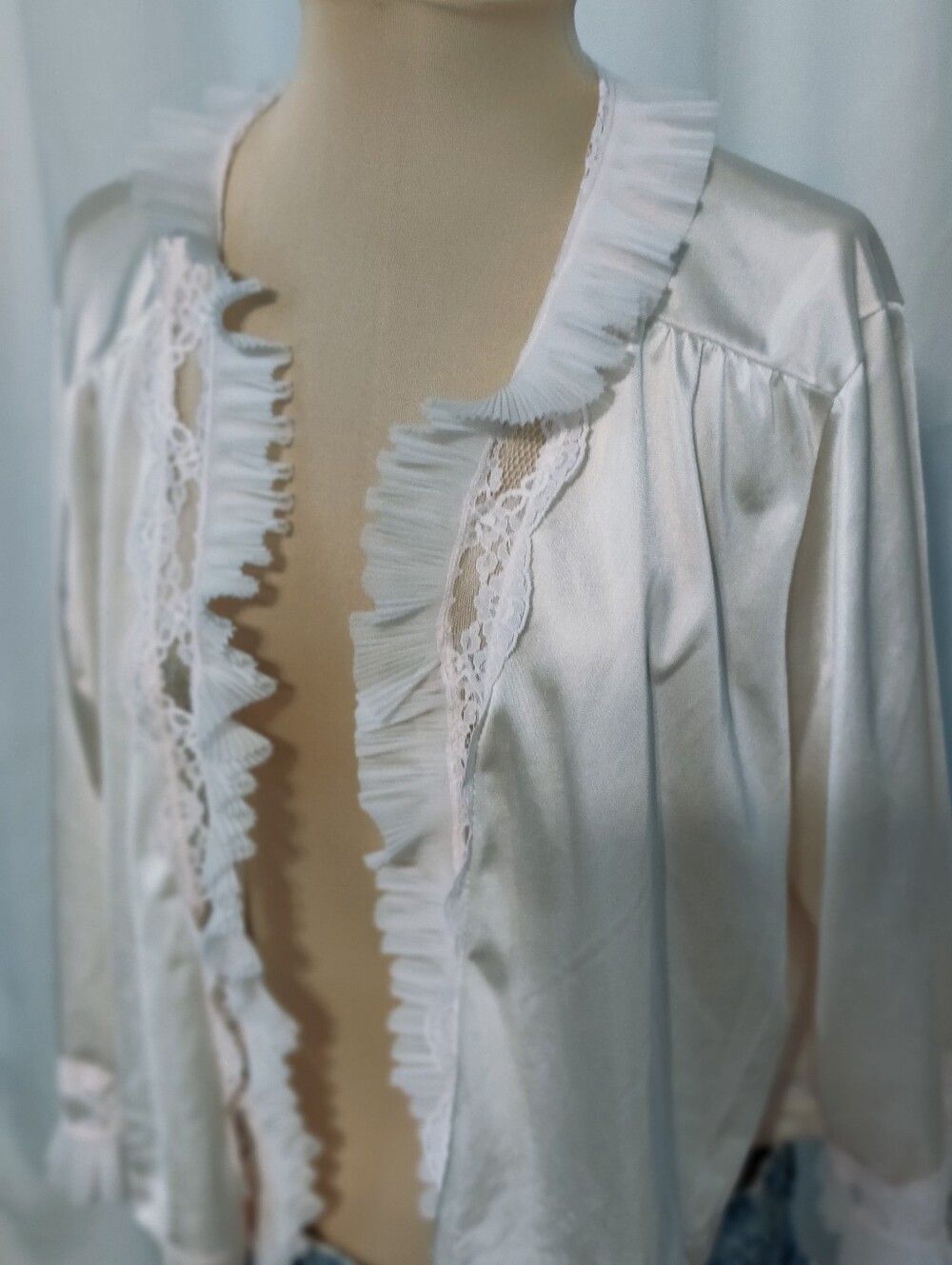 Slinky Nylon vintage Bed Jacket Palest Pink Lotsa Lace &Frills Mid Century S